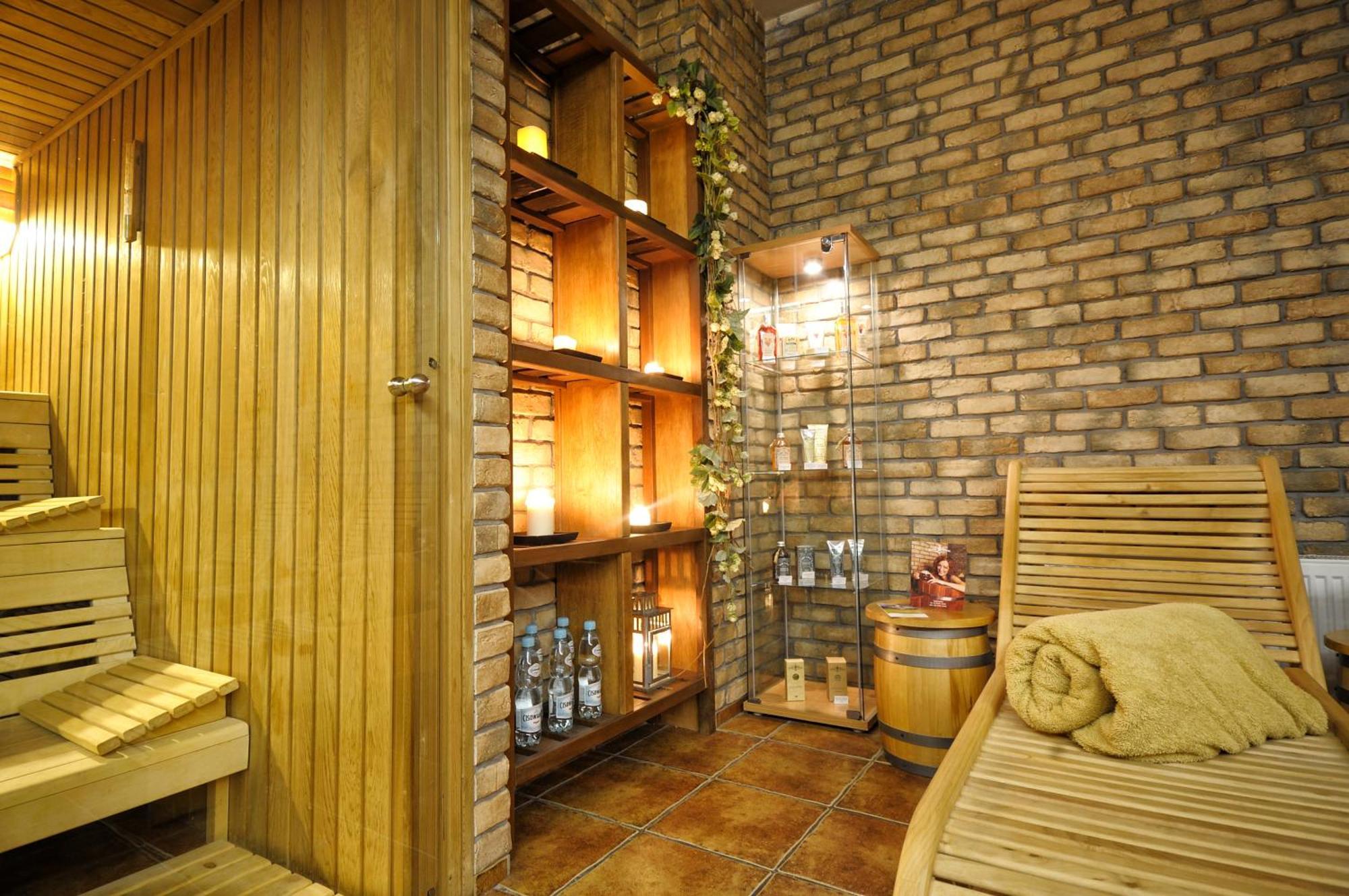 彼得库夫威斯迪特雷布纳尔斯基美居酒店 Piotrków Trybunalski 外观 照片
